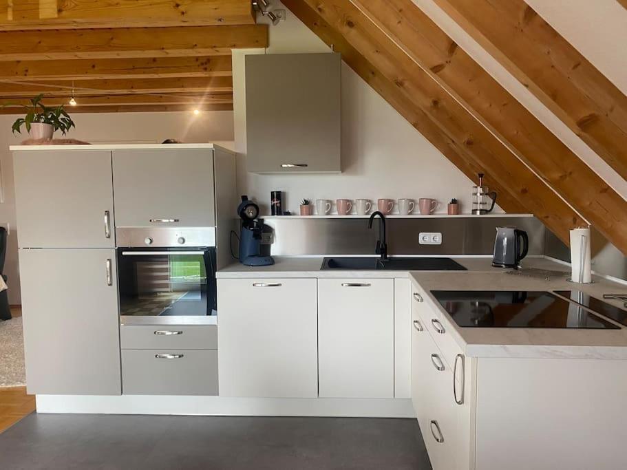 Leonardo Apartment